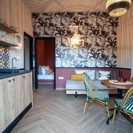 Krissaia Seaside Apartahotel *