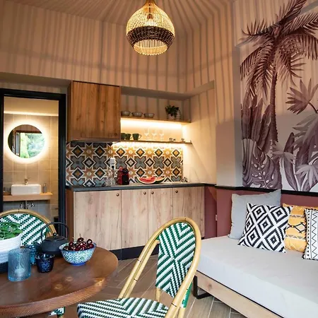 アパートホテル Krissaia Seaside Galaxídhion