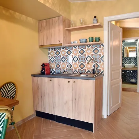 Krissaia Seaside アパートホテル 4*