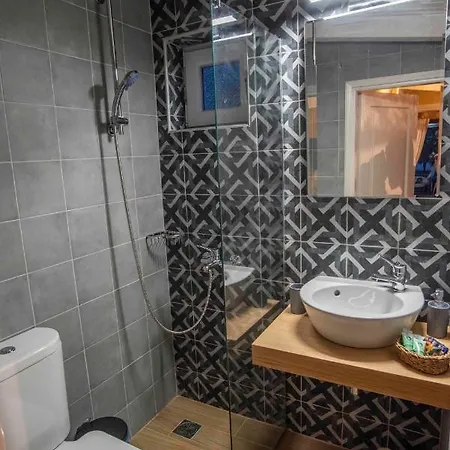 Krissaia Seaside アパートホテル 4*